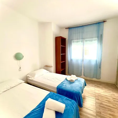 Grupos De 7 En Carlos Bueigas Apartment