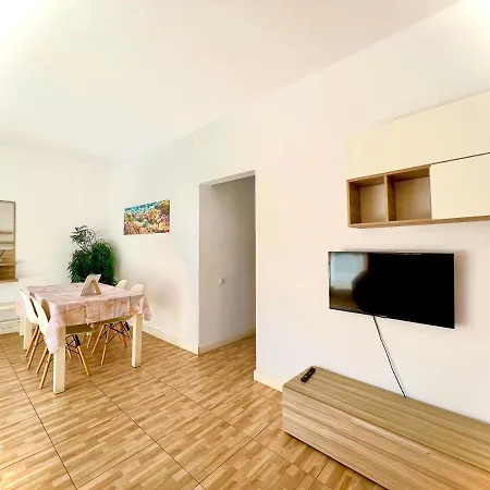 Apartment Grupos De 7 En Carlos Bueigas *